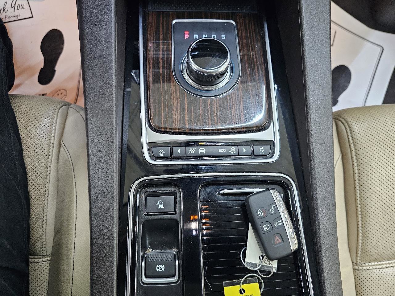 Used 2018 Jaguar F-PACE Prestige AWD/4WD image 36