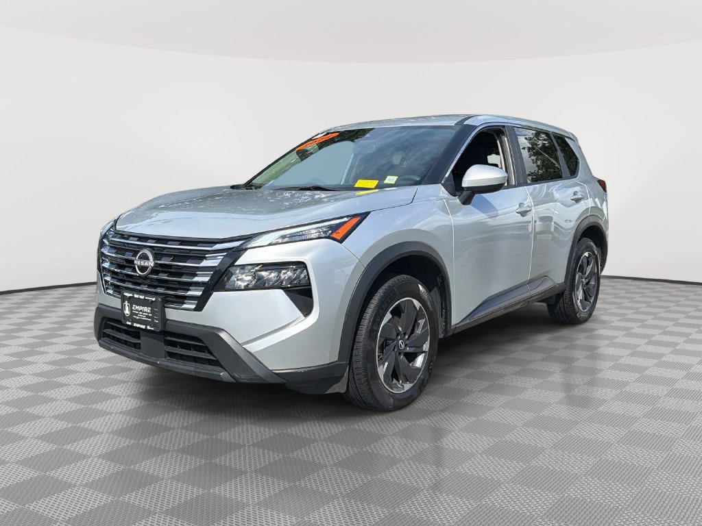Used 2024 Nissan Rogue SV AWD/4WD image 3