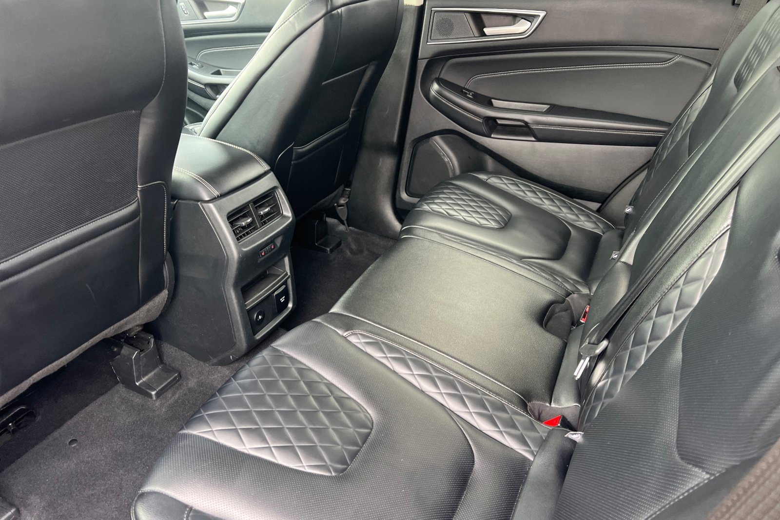 Used 2023 Ford Edge Titanium w/ Equipment Group 301A image 9