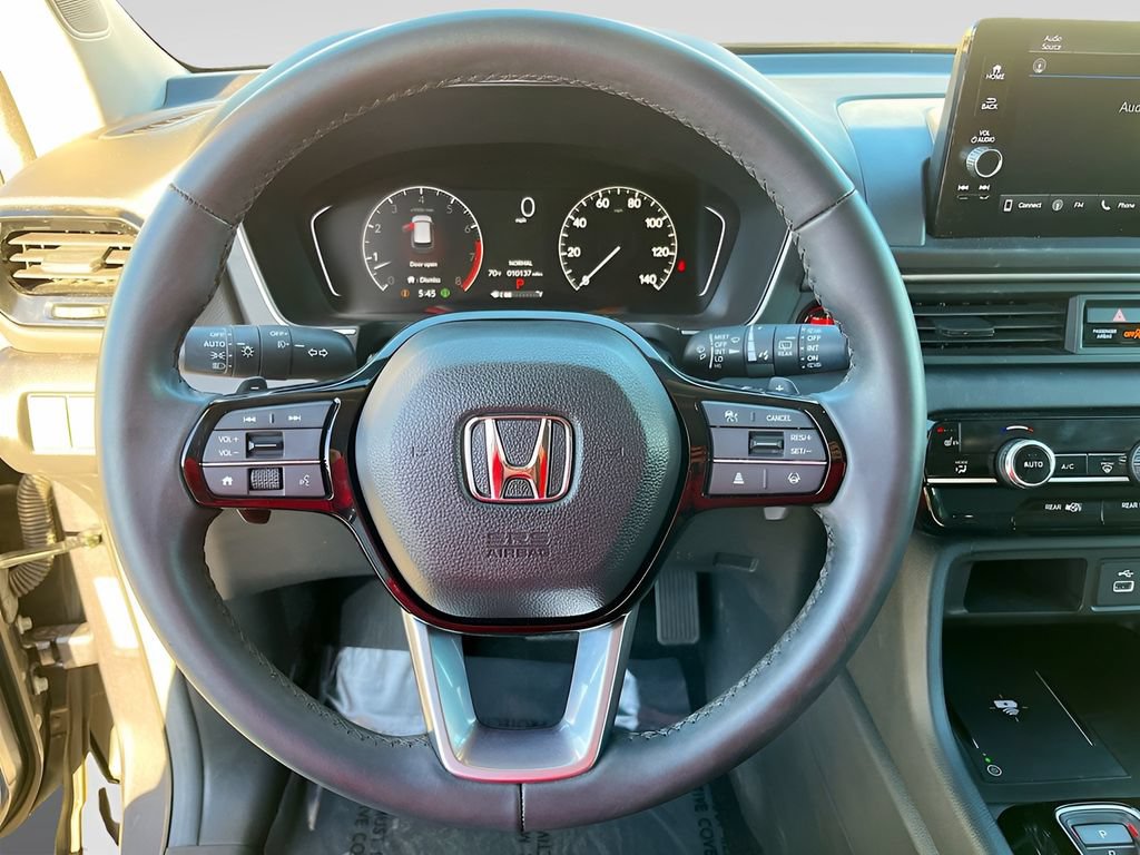 Used 2025 Honda Pilot EX-L image 11