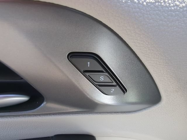 Used 2024 Chrysler Pacifica Touring-L FWD image 15
