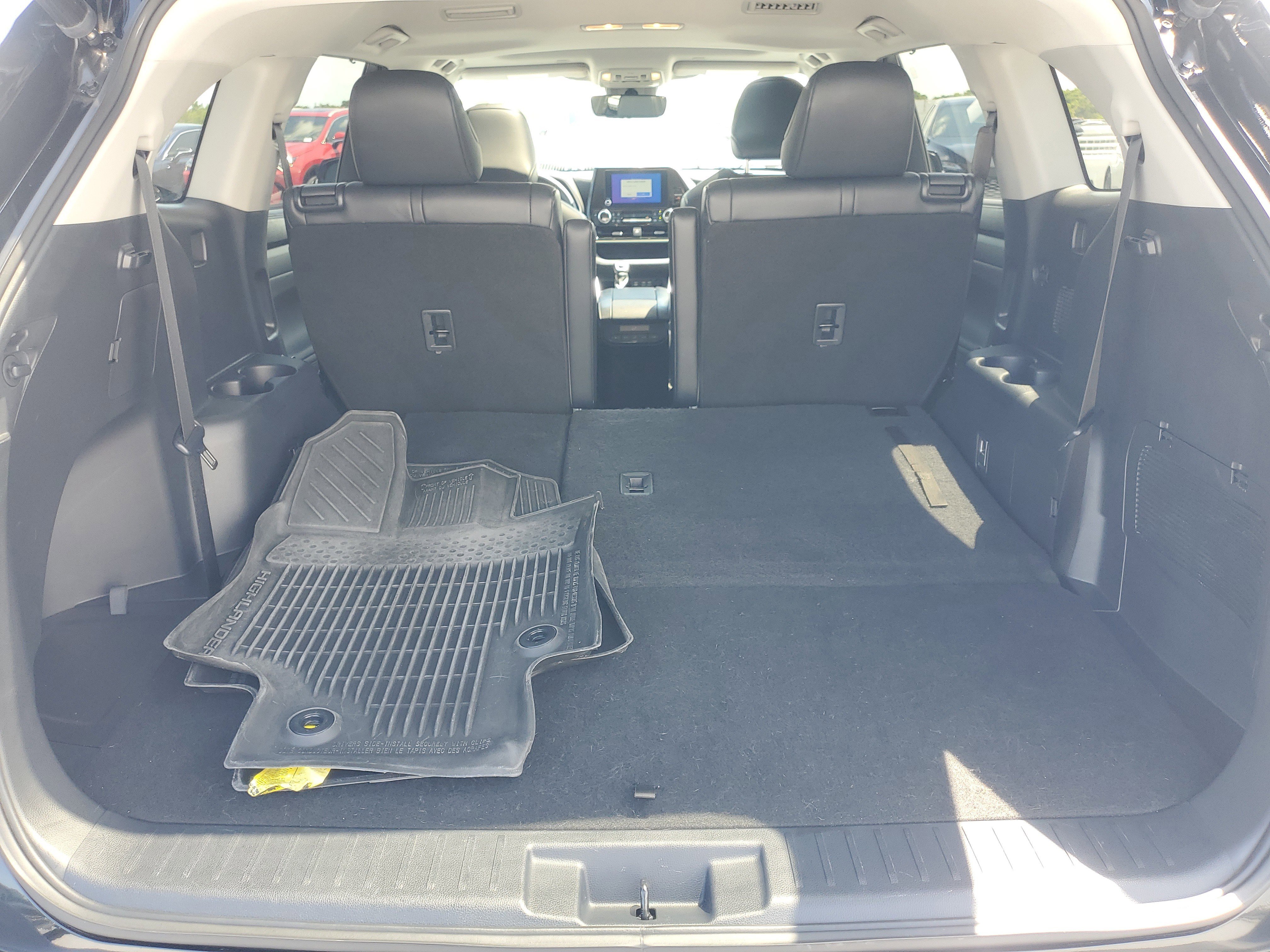Used 2023 Toyota Highlander XLE FWD image 8