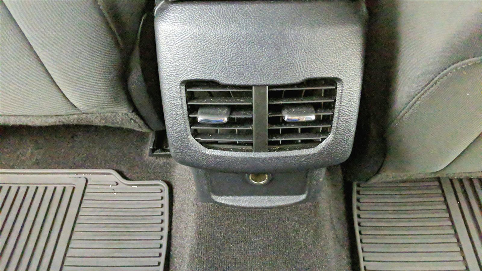 Used 2020 Ford Fusion SE image 16