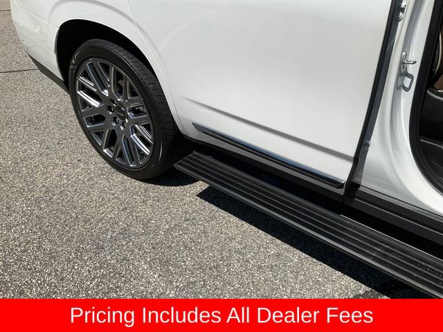 Used 2025 GMC Yukon Denali Ultimate AWD/4WD image 30