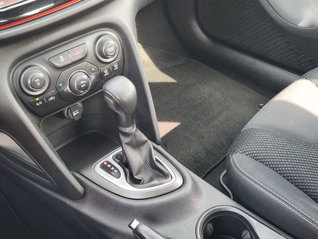 Used 2016 Dodge Dart SXT w/ Rallye Appearance Group FWD image 18