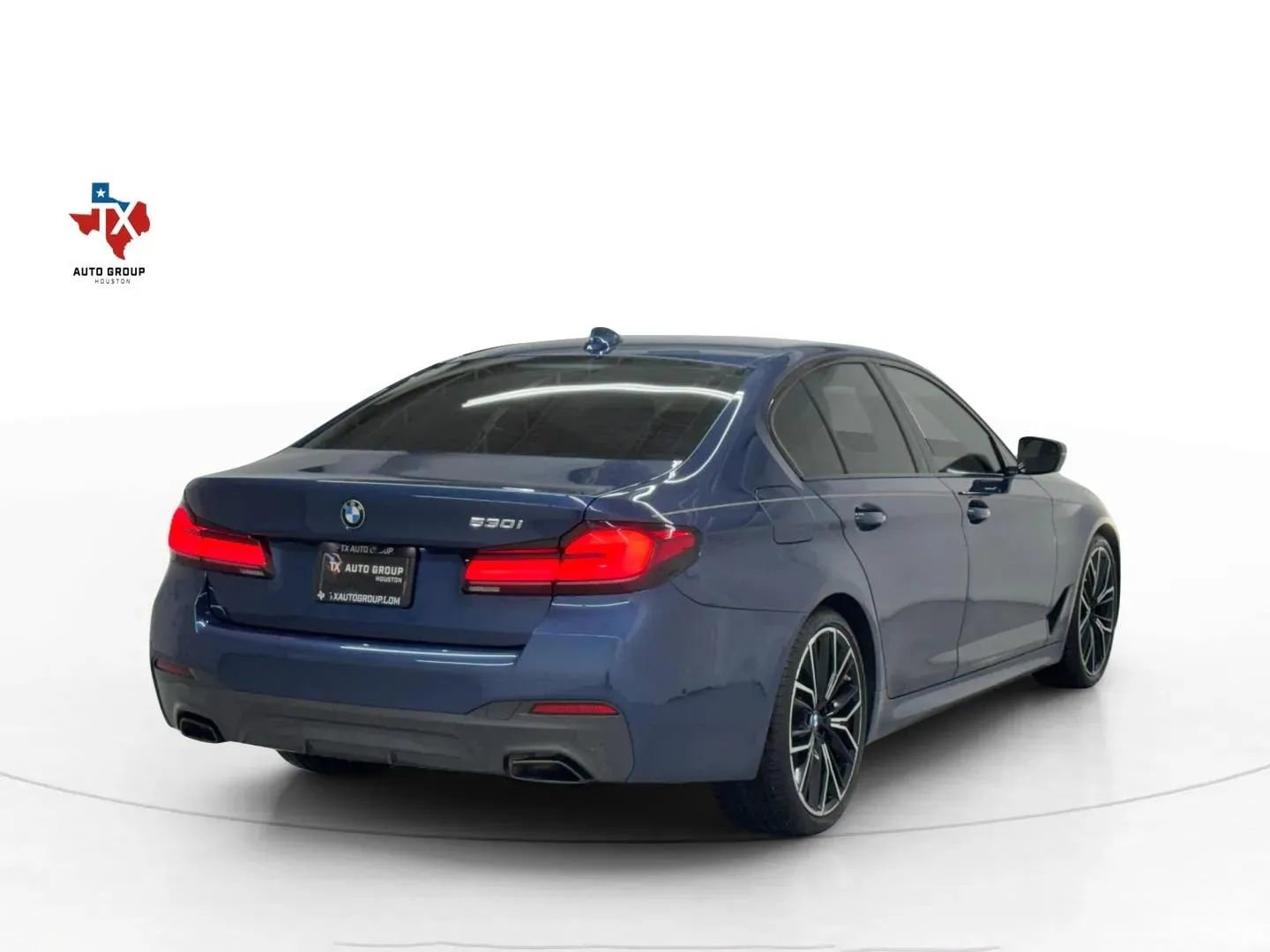 Used 2022 BMW 530i w/ M Sport Package RWD image 5