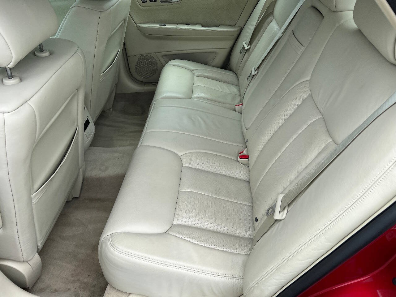 Used 2009 Cadillac DTS FWD image 24