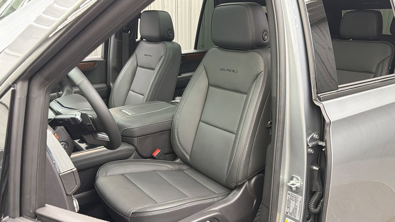 Used 2026 GMC Yukon Denali w/ Sun & Power Step Package AWD/4WD image 20