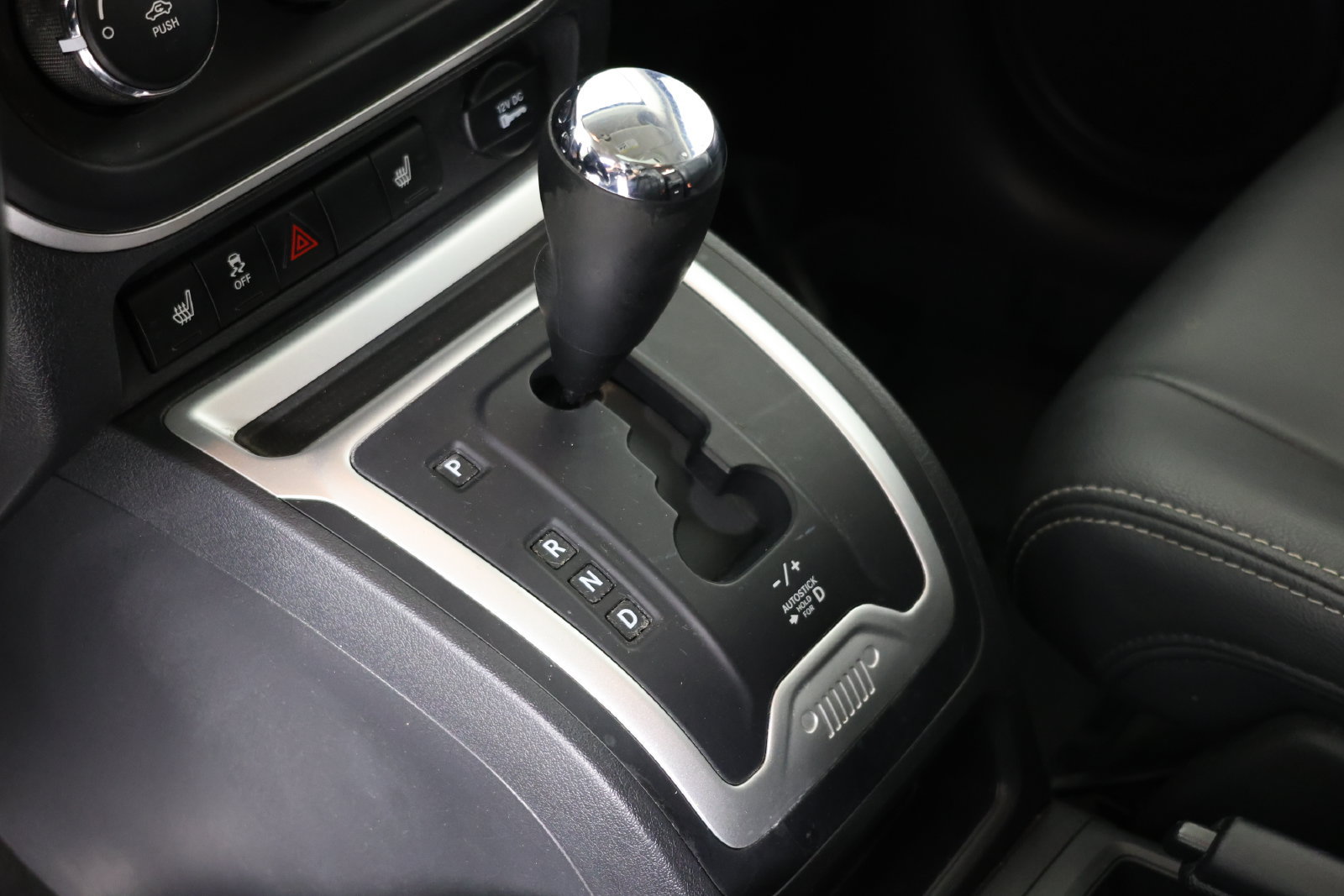 Used 2015 Jeep Compass Latitude w/ Sun/Sound Group FWD image 6