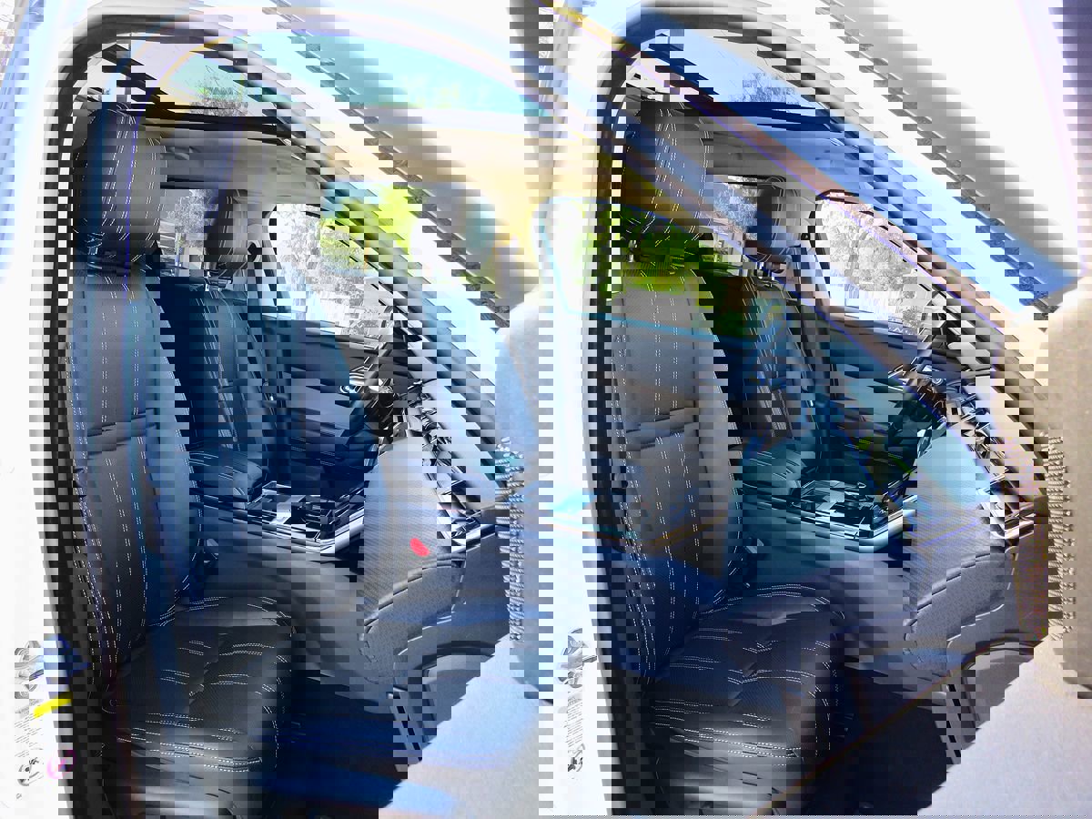 Used 2019 Land Rover Range Rover Velar S image 17