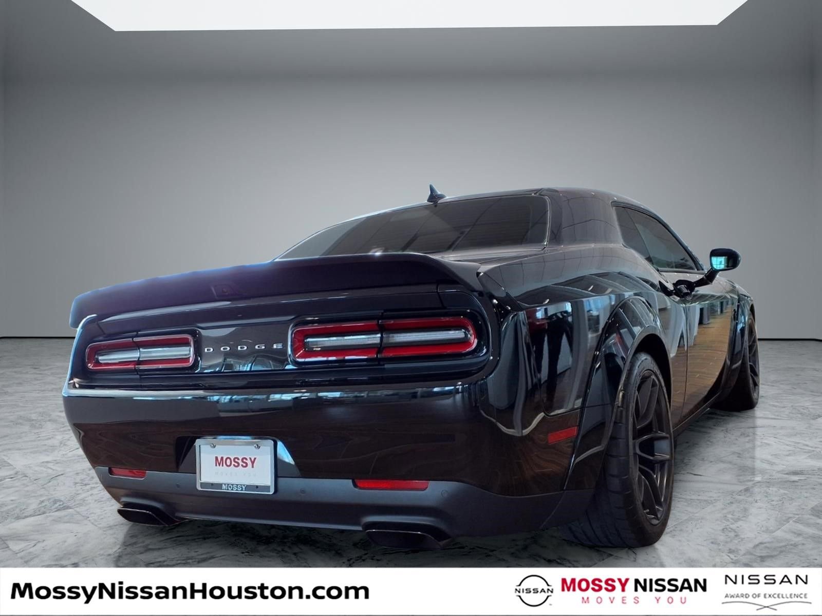 Used 2019 Dodge Challenger SRT Hellcat Redeye image 6