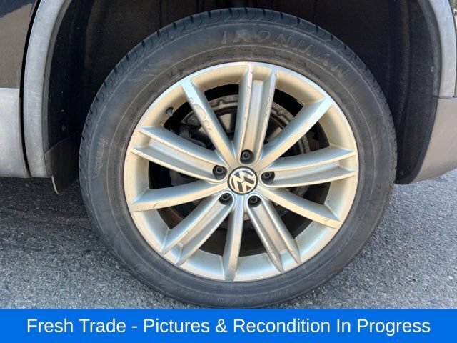 Used 2015 Volkswagen Tiguan SEL AWD/4WD image 9