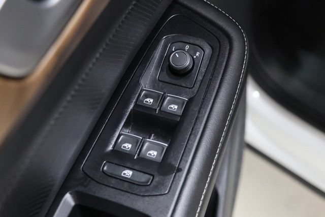 Used 2025 Volkswagen Atlas SE FWD image 18
