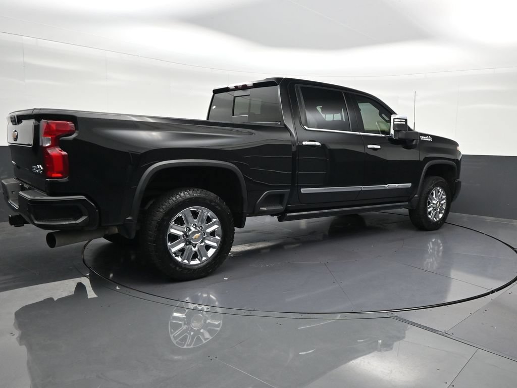 Used 2024 Chevrolet Silverado 2500 High Country w/ High Country Premium Package AWD/4WD image 5