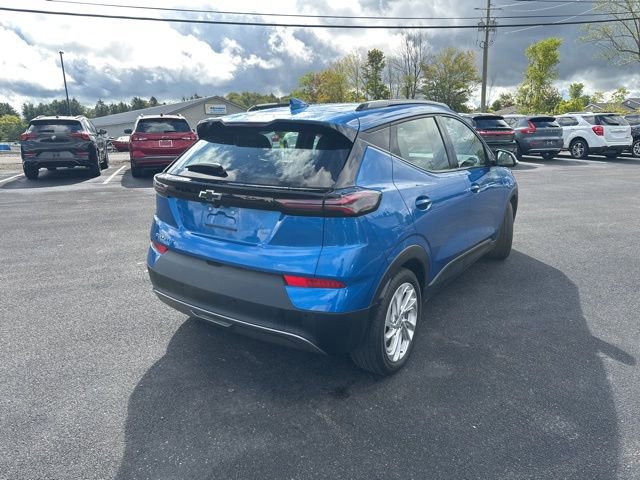 Used 2022 Chevrolet Bolt EUV LT w/ Comfort Package image 8