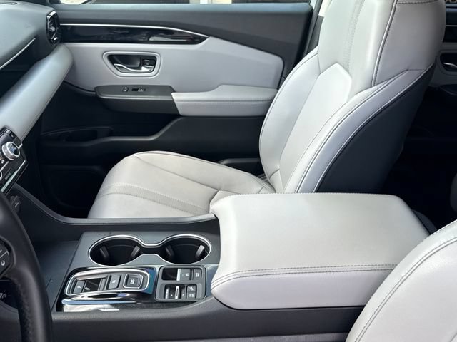 Used 2025 Honda Pilot Touring image 10