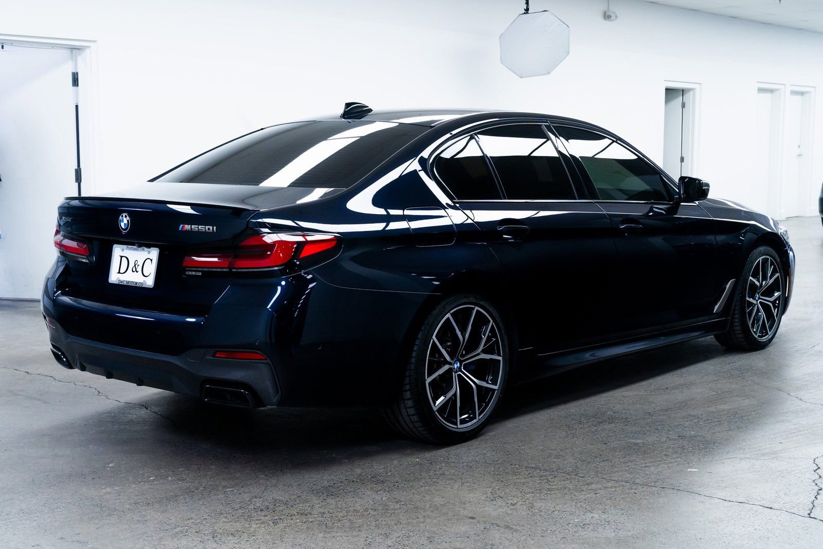 Used 2023 BMW M550i xDrive w/ Parking Assistance Package image 6