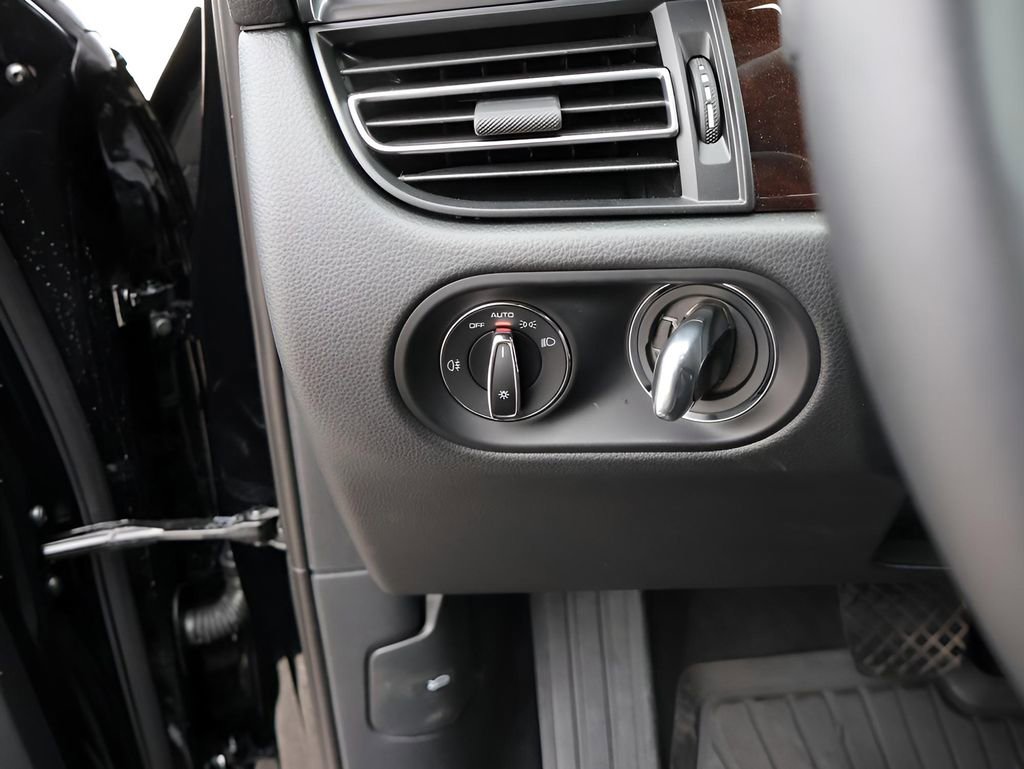 New 2026 Porsche Macan image 32