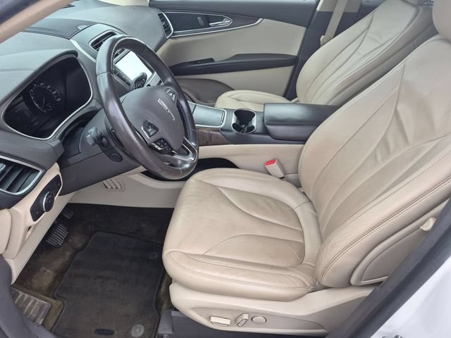 Used 2017 Lincoln MKX Select w/ Select Plus Package AWD/4WD image 12