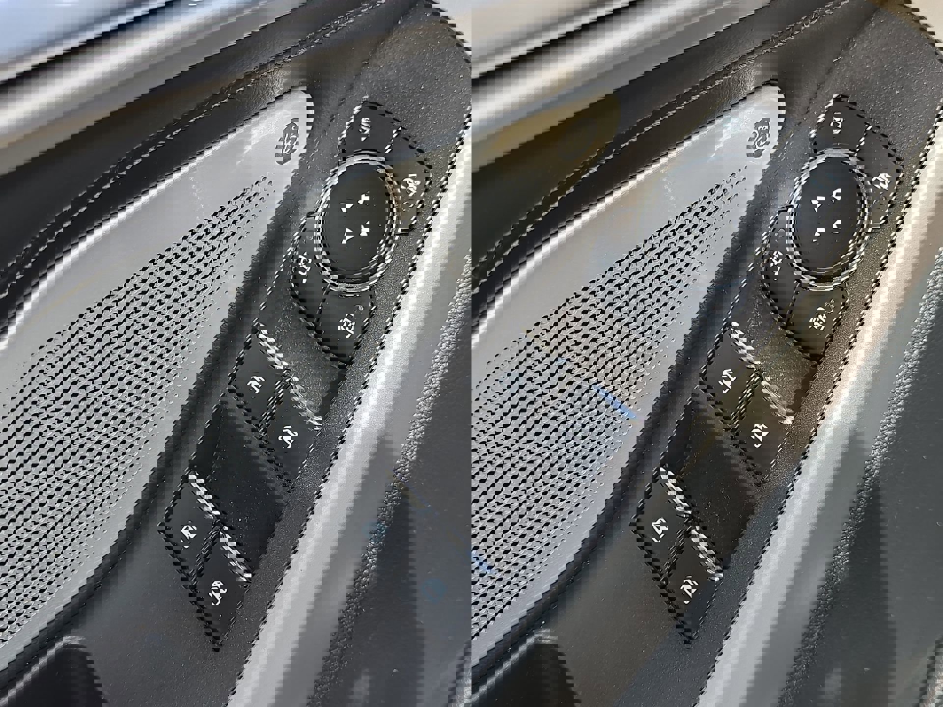 Certified 2023 Ford Explorer Limited w/ Limited Technology Package image 13