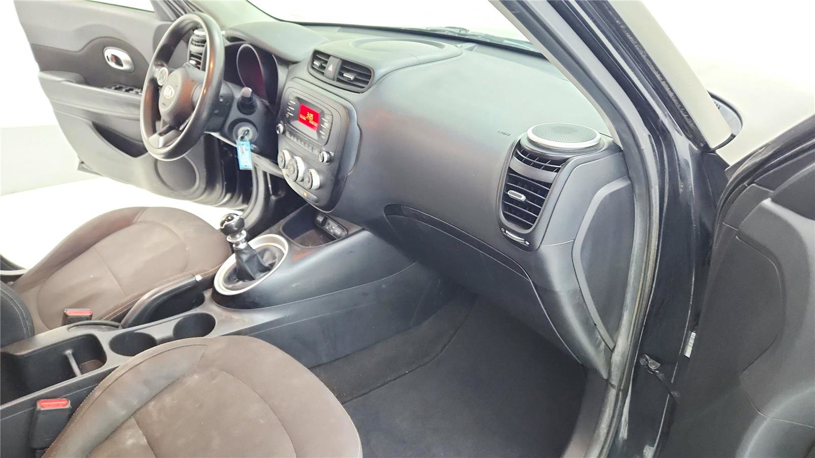 Used 2015 Kia Soul image 29
