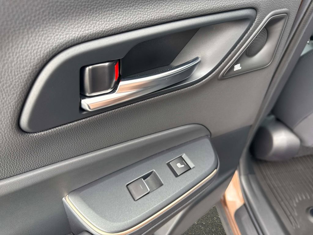 Used 2023 Toyota Crown Platinum image 10