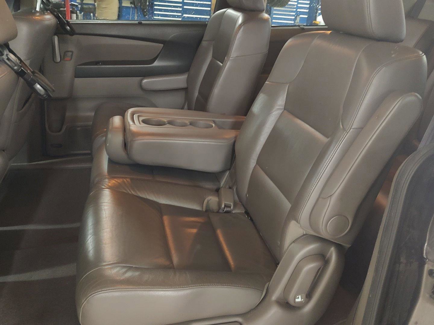 Used 2012 Honda Odyssey Touring Elite image 25