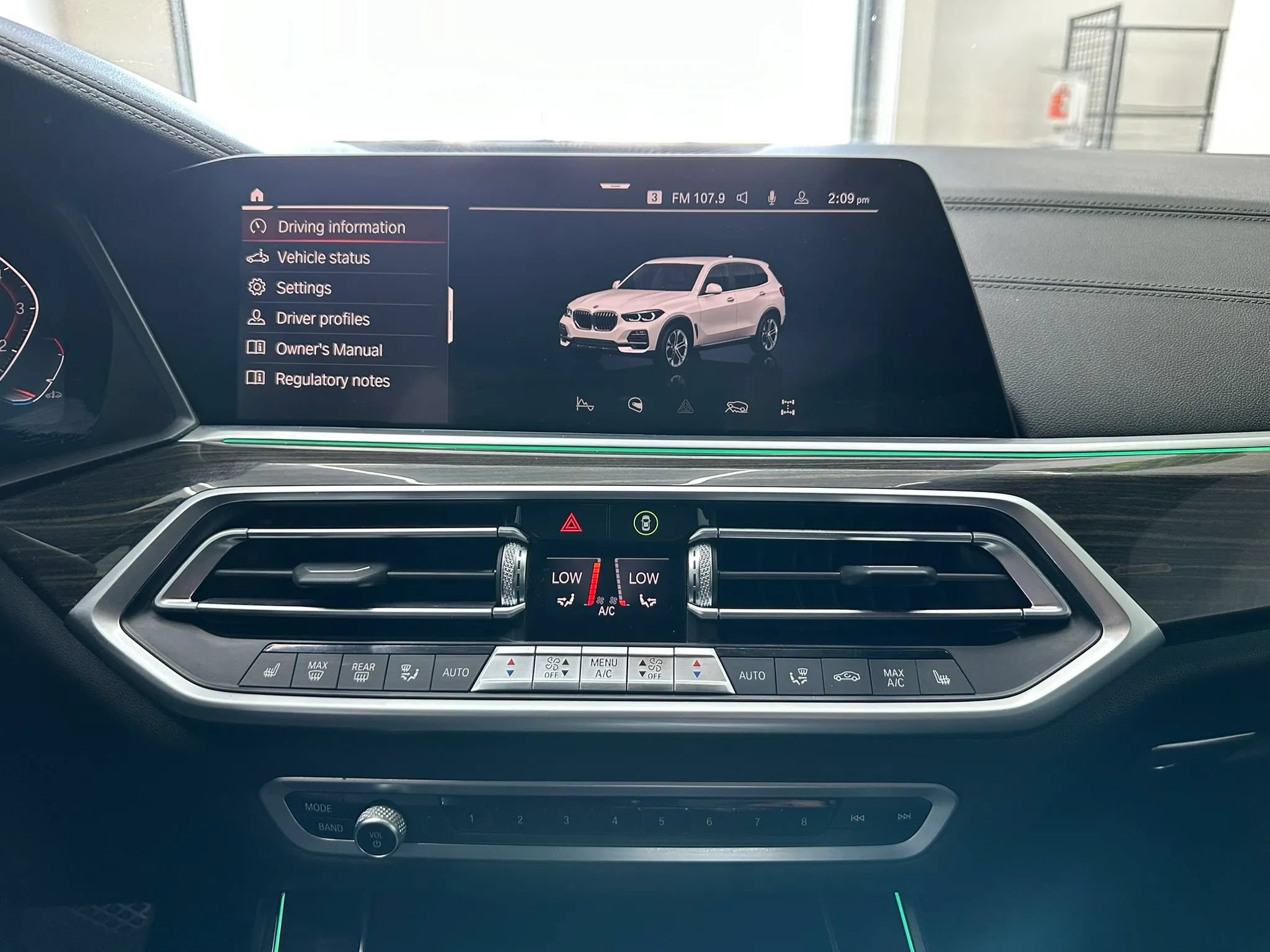 Used 2019 BMW X5 xDrive40i w/ Convenience Package AWD/4WD image 22