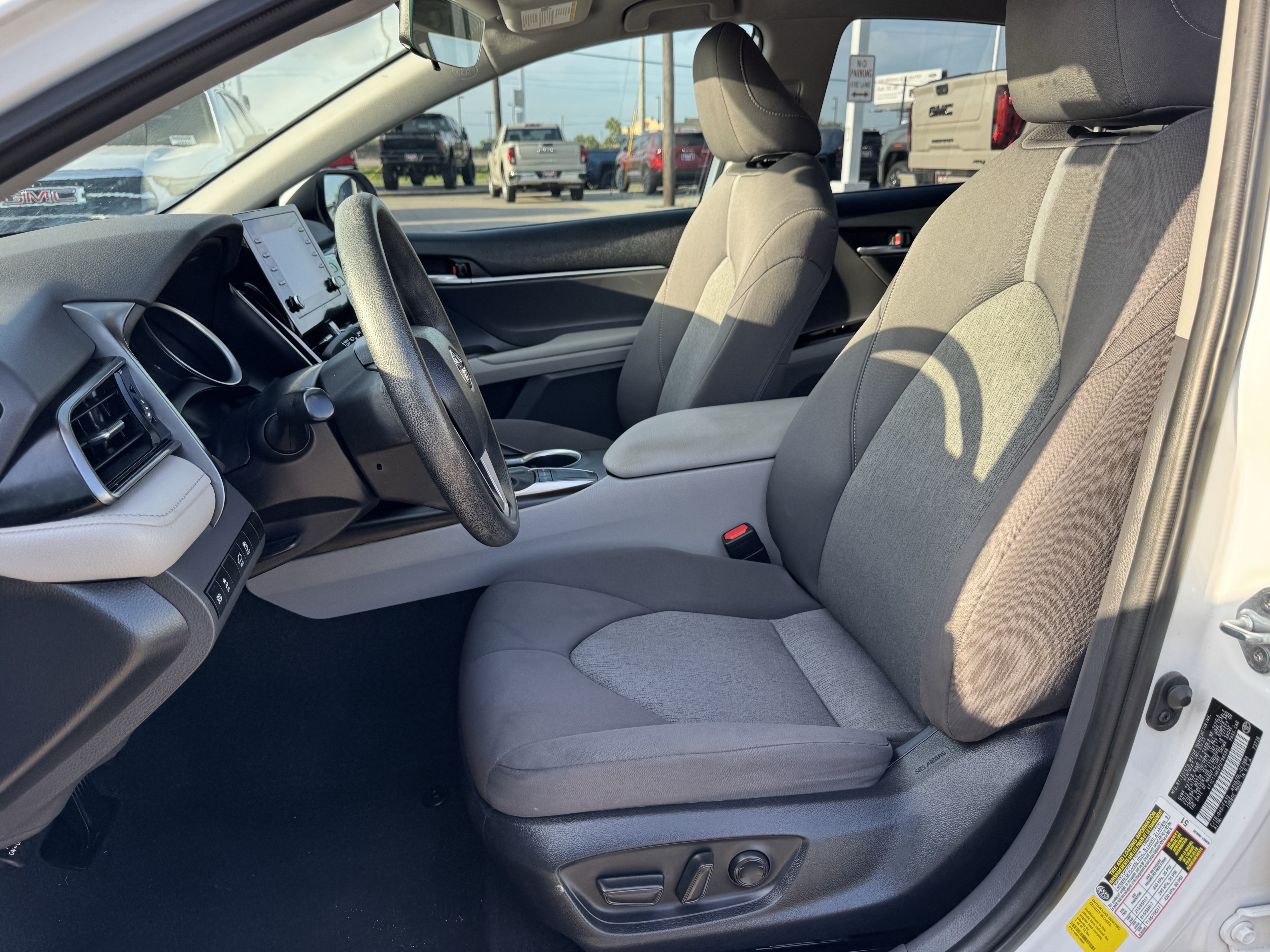 Used 2023 Toyota Camry LE FWD image 22