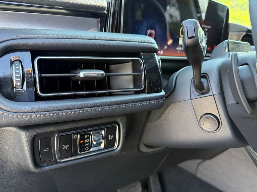 Used 2025 Lincoln Aviator 2WD image 19