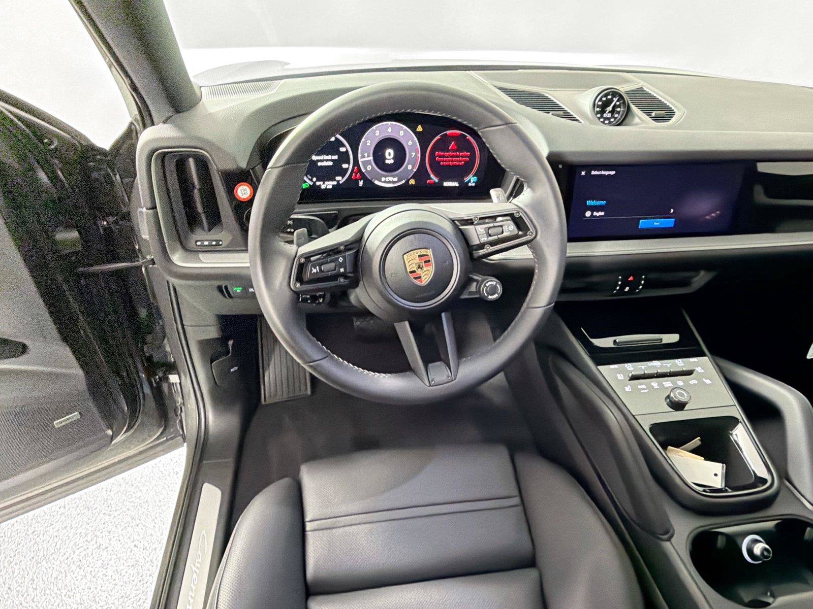 Certified 2025 Porsche Cayenne Coupe AWD/4WD image 18