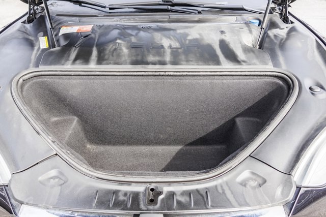 Used 2016 Tesla Model S 70D image 29