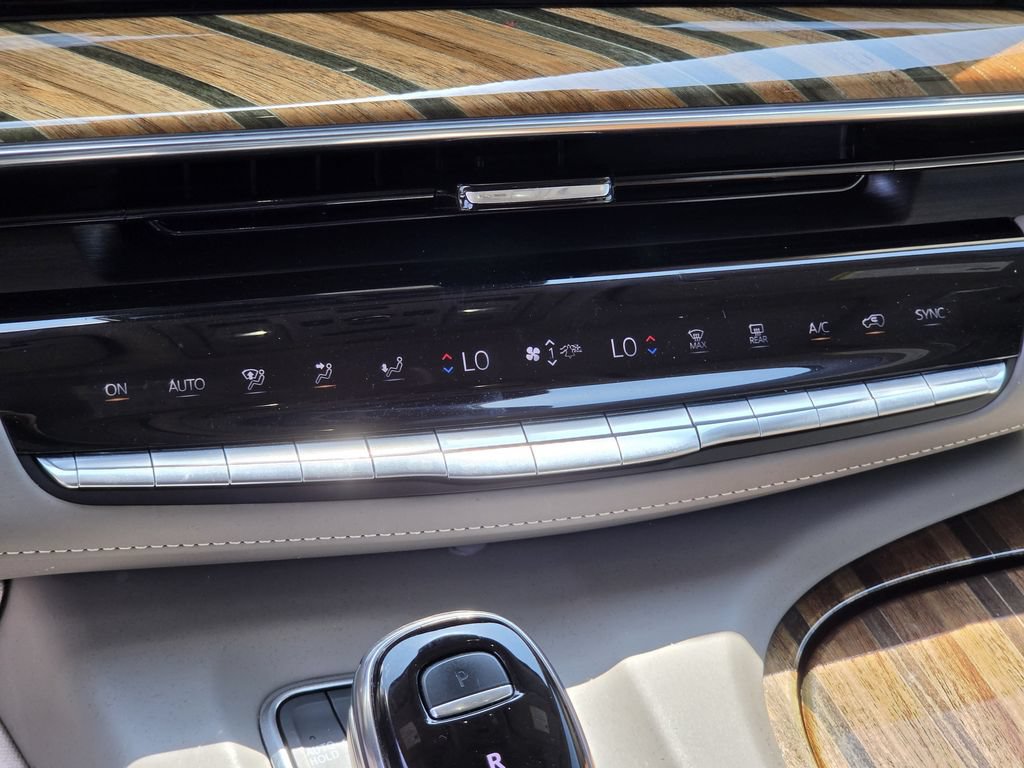 Used 2021 Cadillac Escalade ESV Sport Platinum w/ LPO, ONYX Package AWD/4WD image 19