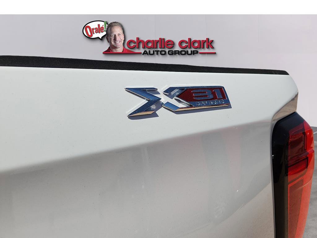 New 2026 GMC Sierra 1500 SLT image 10