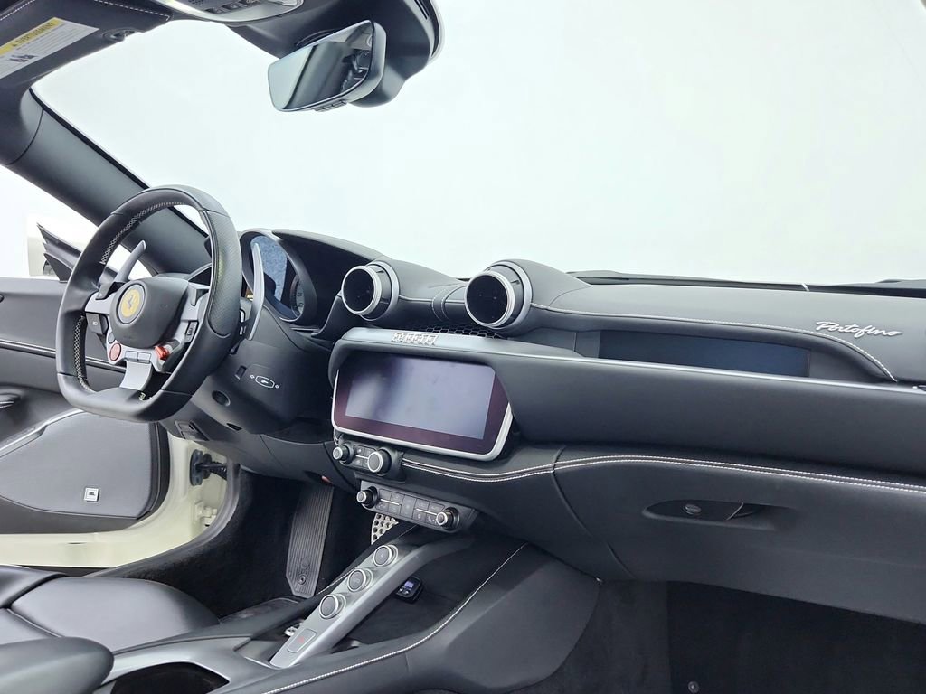 Used 2020 Ferrari Portofino Base image 30