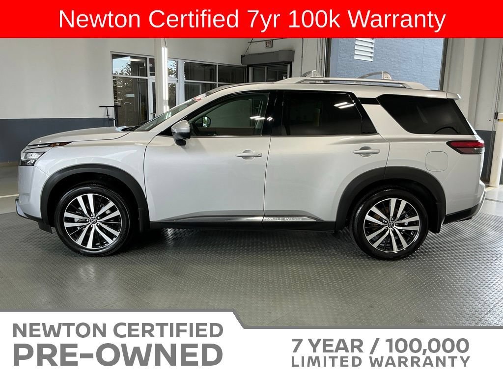 Used 2024 Nissan Pathfinder Platinum w/ Cargo Package FWD image 3