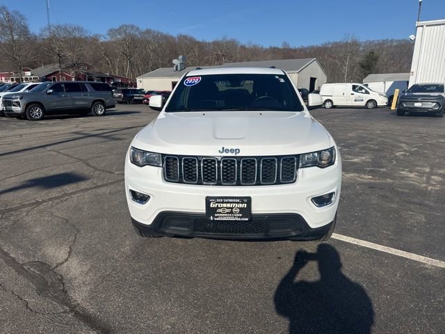 Used 2020 Jeep Grand Cherokee Laredo image 3