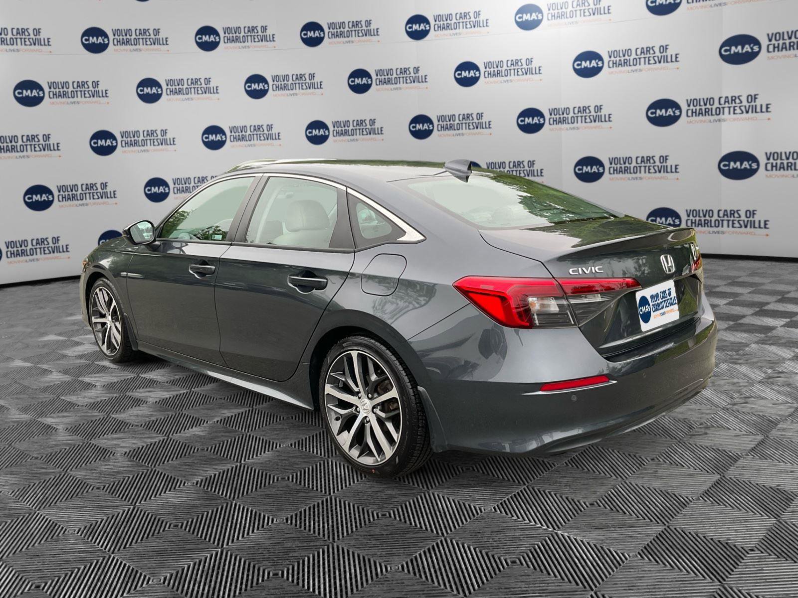 Used 2024 Honda Civic Touring image 3