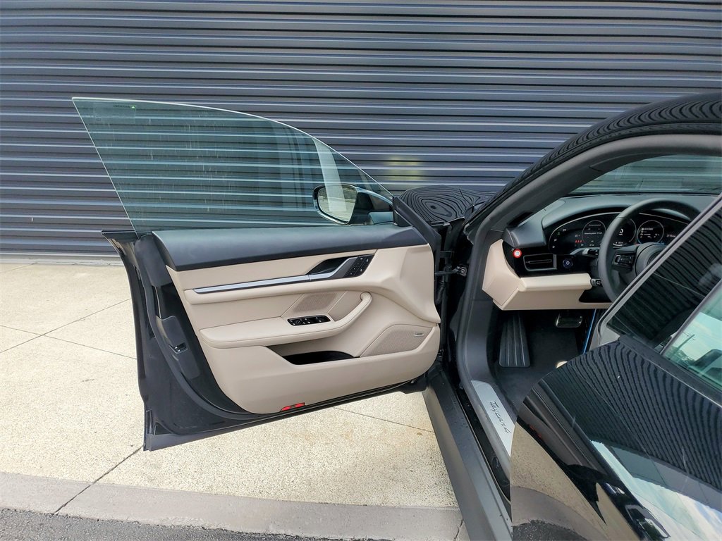 New 2025 Porsche Taycan image 6