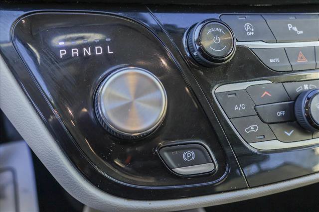 Used 2018 Chrysler Pacifica Touring Plus w/ Tire & Wheel Group image 20