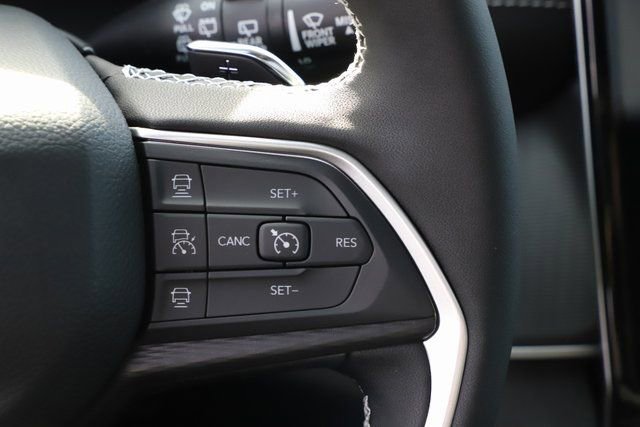 New 2025 Jeep Grand Cherokee L Laredo w/ Luxury Tech Group I image 23