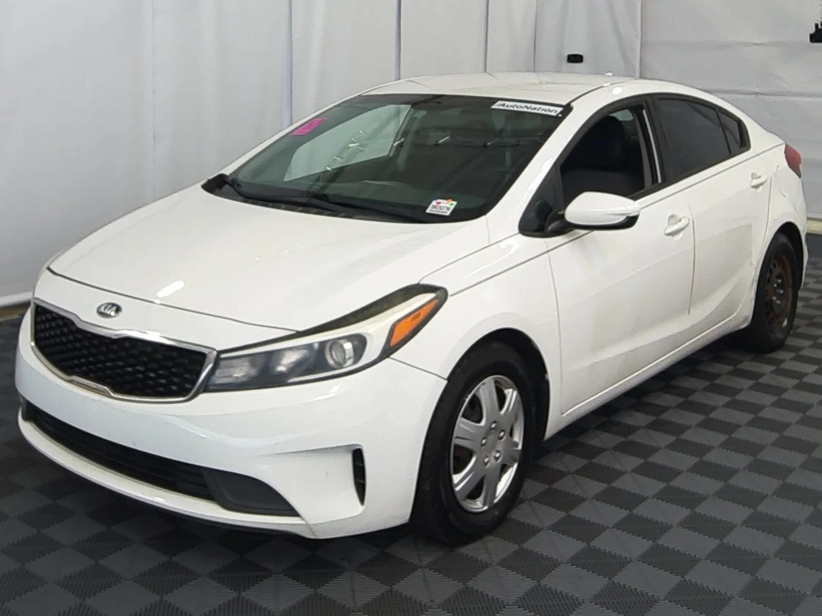 Used 2017 Kia Forte LX FWD image 1