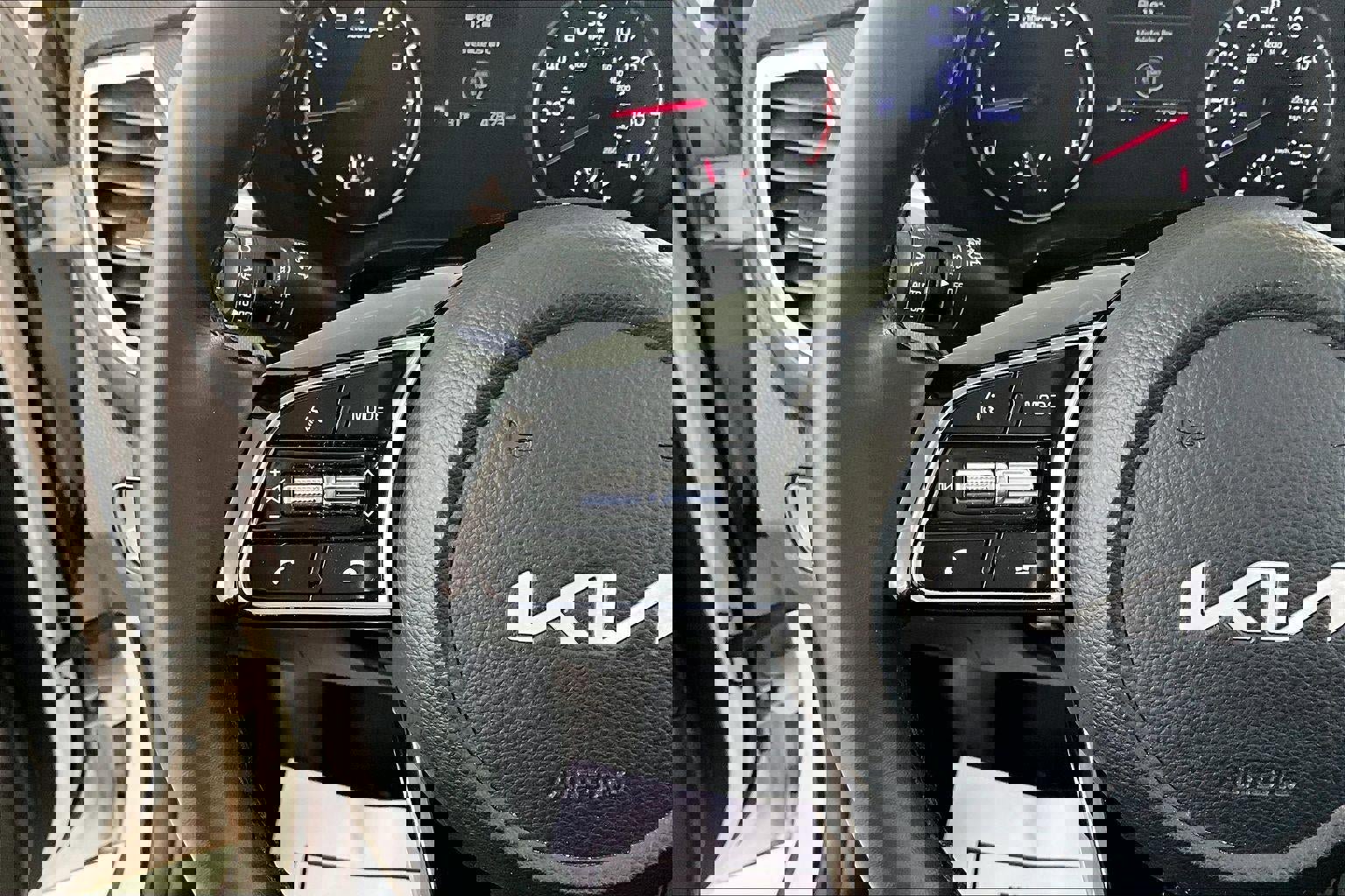 Used 2023 Kia Seltos S w/ Navigation Package image 11