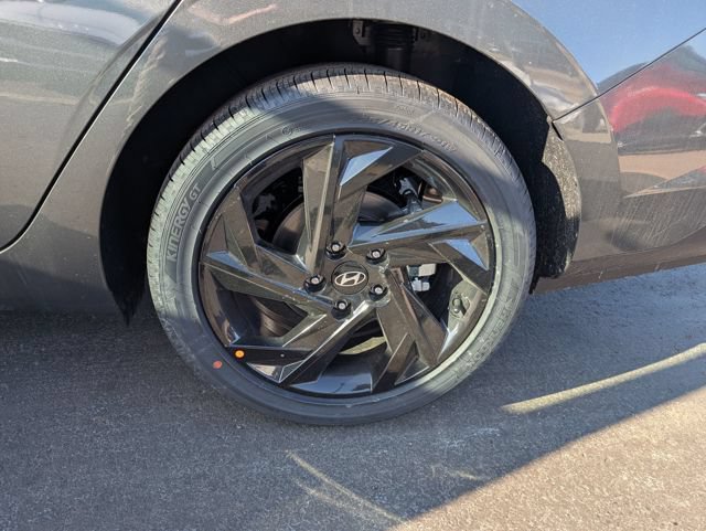 New 2026 Hyundai Elantra SEL FWD image 25