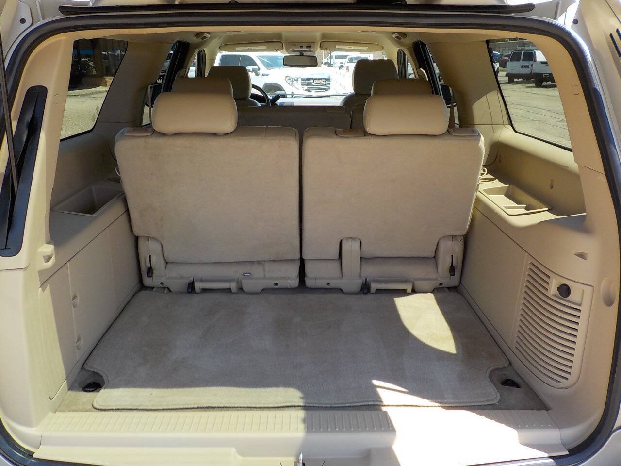 Used 2009 Chevrolet Suburban LT w/ Luxury Package RWD image 23