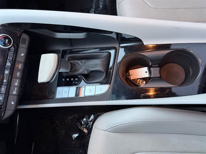 Used 2021 Hyundai Elantra Limited image 36