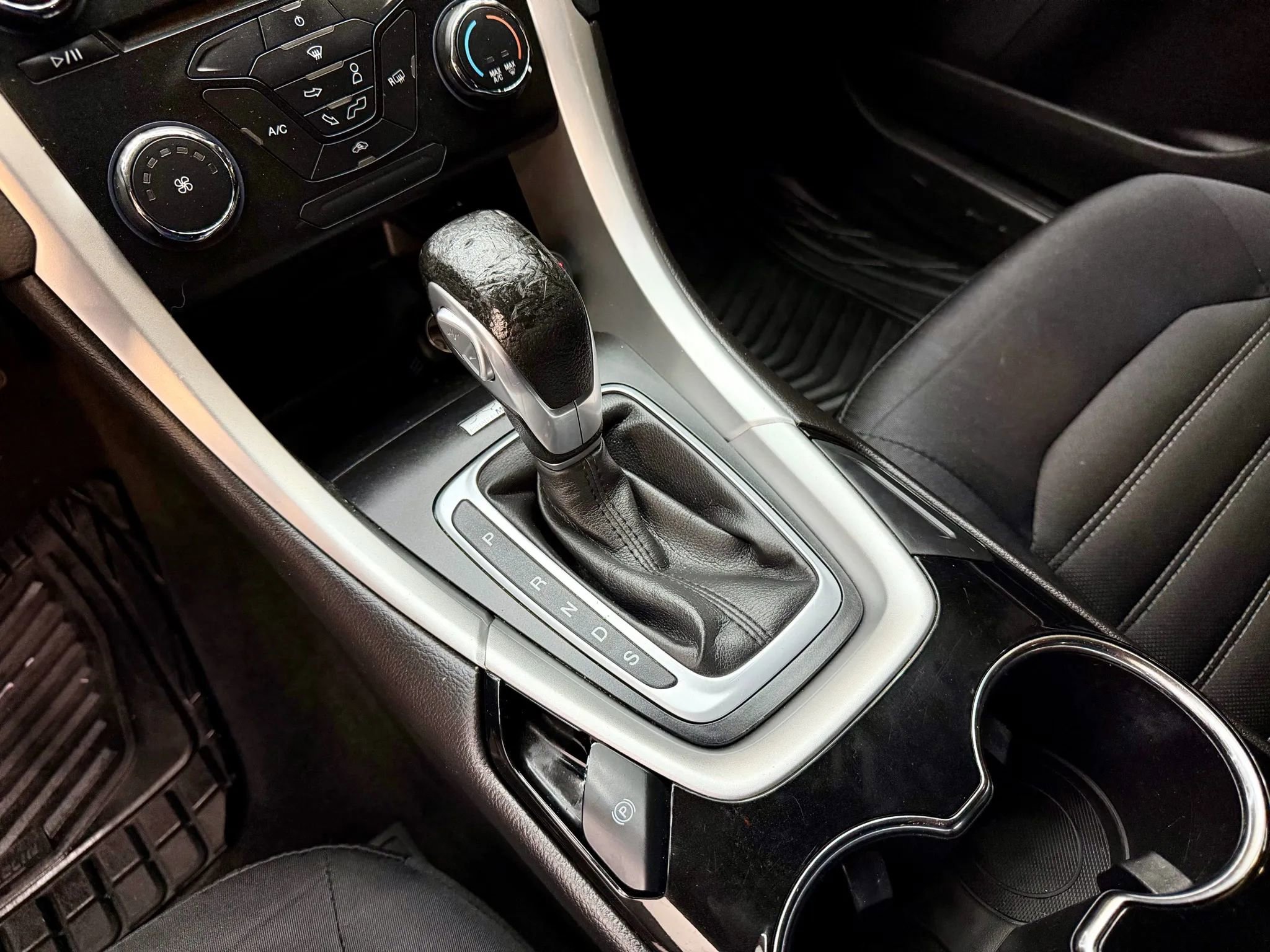 Used 2014 Ford Fusion SE image 15