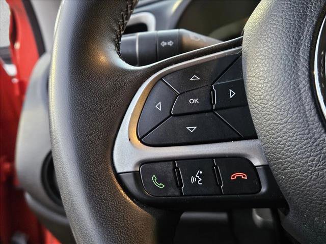 Used 2018 Jeep Renegade Latitude w/ Popular Equipment Group image 8