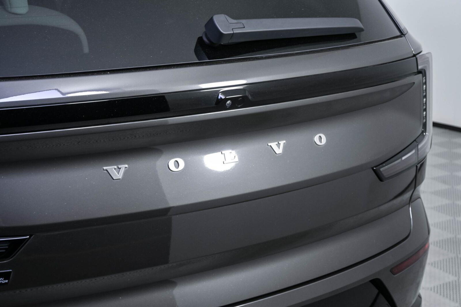Used 2025 Volvo EX90 Ultra AWD/4WD image 37