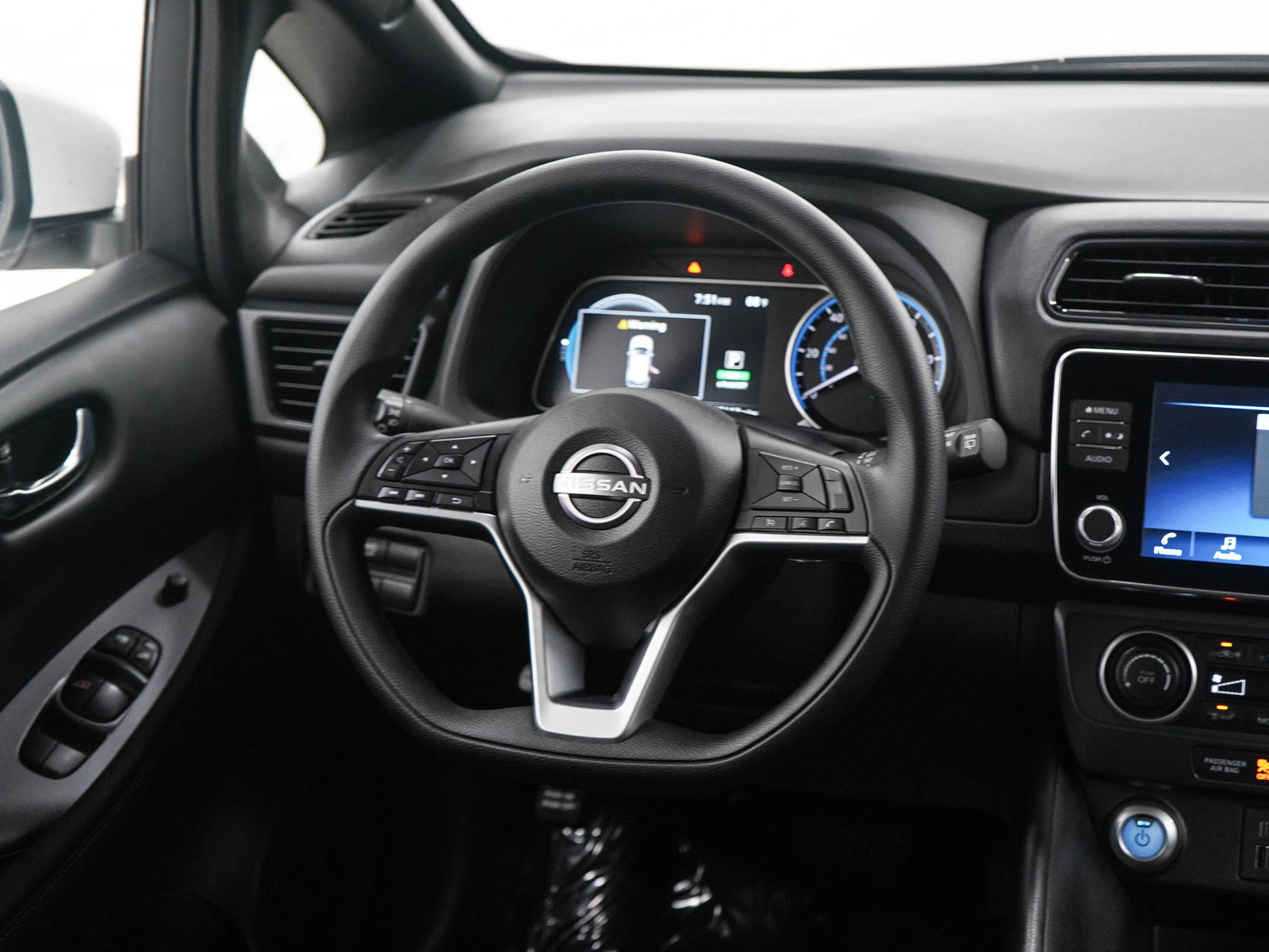 Used 2025 Nissan Leaf S FWD image 14